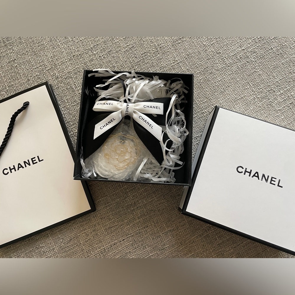 Chanel Camellia Plaster Decor Diffuser - image 3